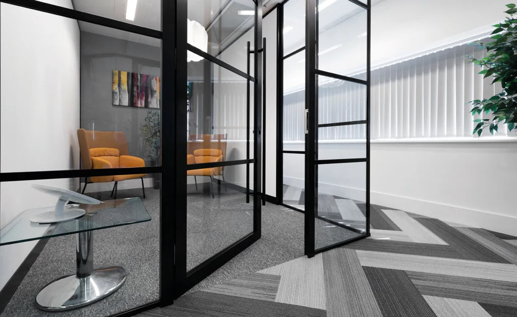 Acoustic glass doors for office partitions in Glasgow - soundproof meeting rooms